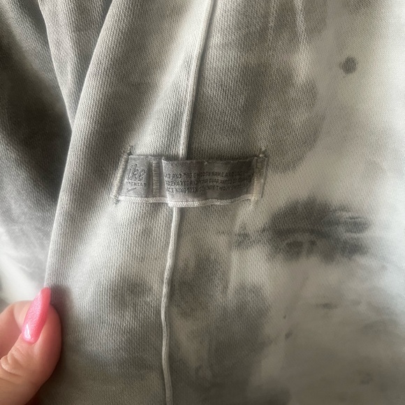 Nike Gray Acid Wash Tie-Dye Sweatshirt and joggers set like new - Picture 14 of 16